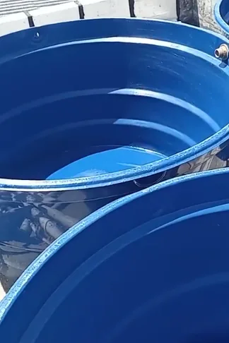 Caixas d’água azuis